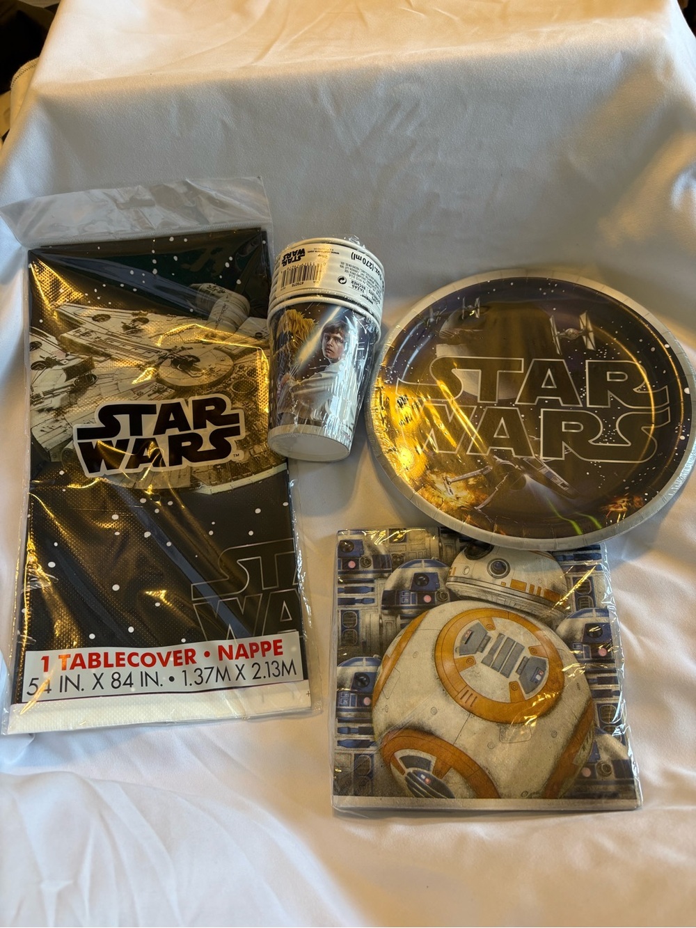 2019 Star Wars Party Supplies Tableware Set - Black, Blue, And Gold New Sealed